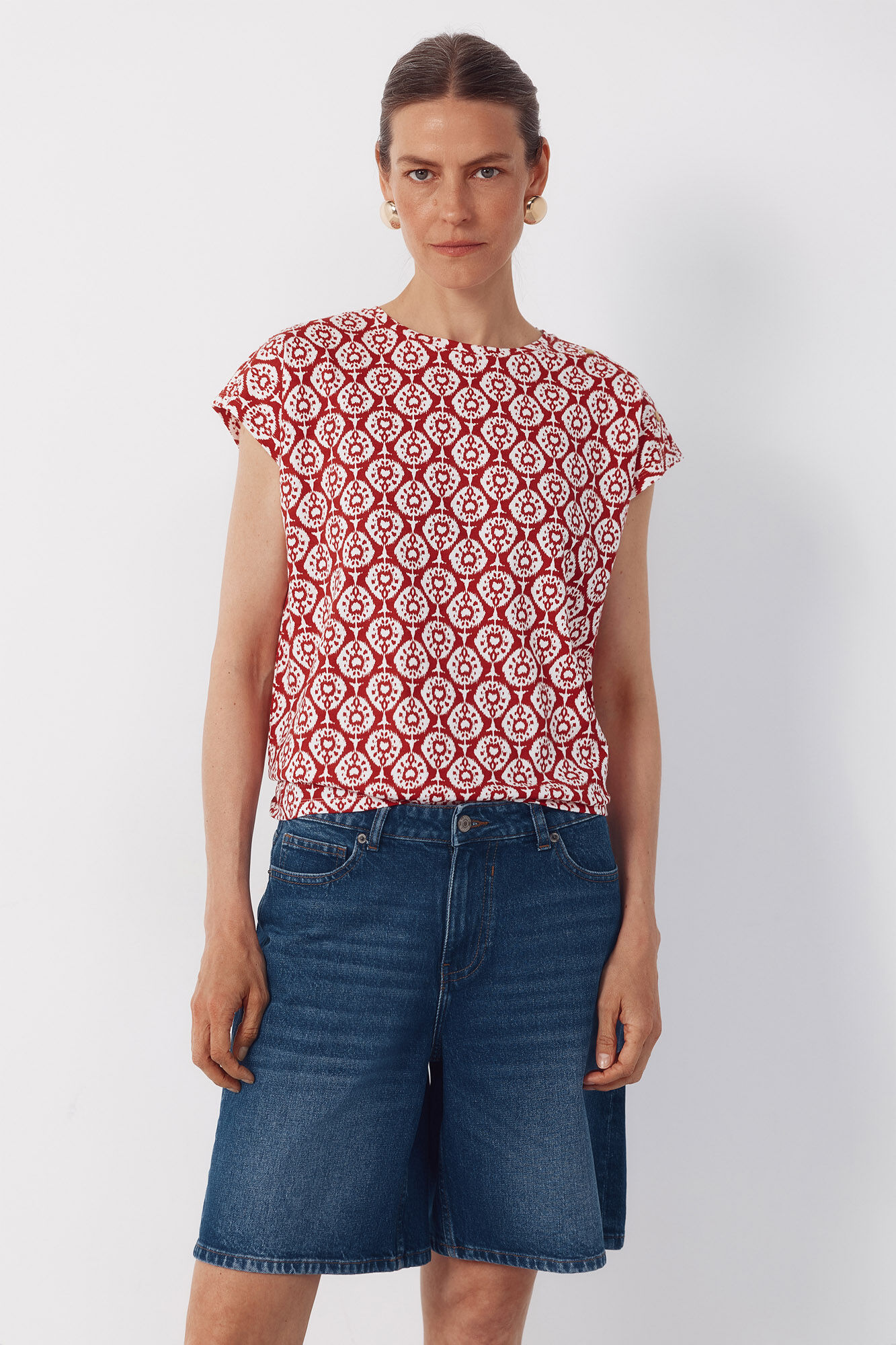 Cortefiel Camiseta b&aacute;sica com bot&otilde;es dourados