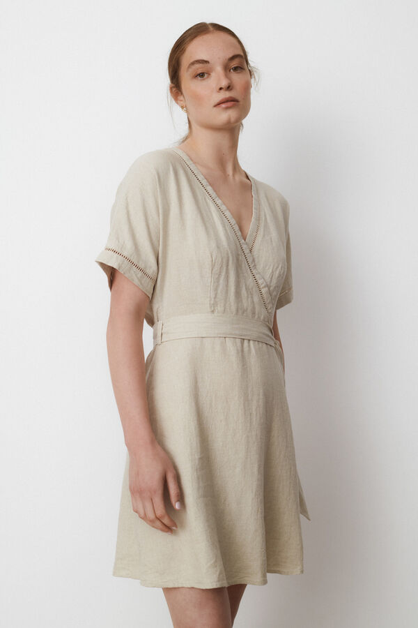 Vila Vestido curto de linho com cinto com la&ccedil;ada Castanho