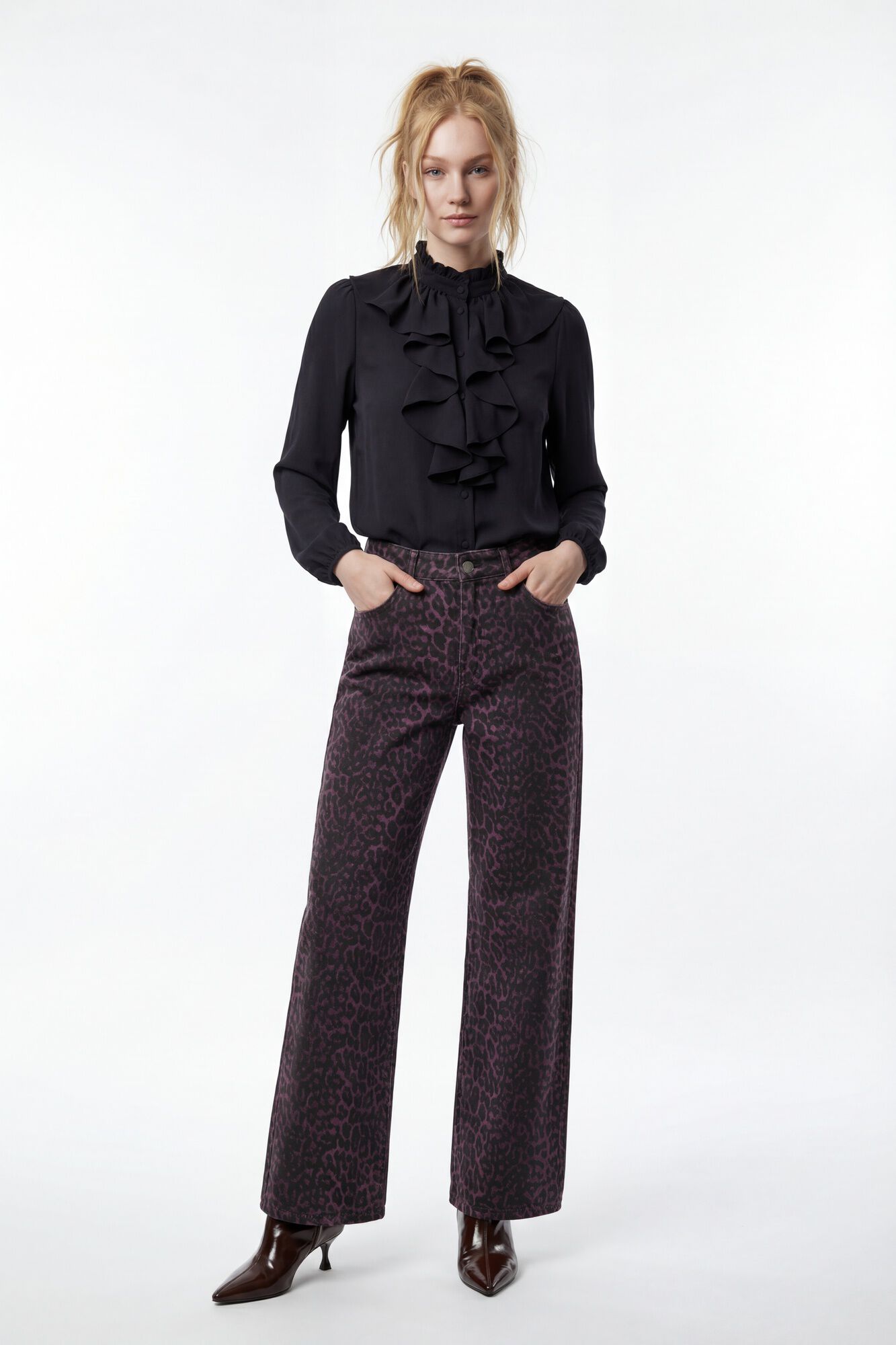 Vila Blusa de manga comprida com babados