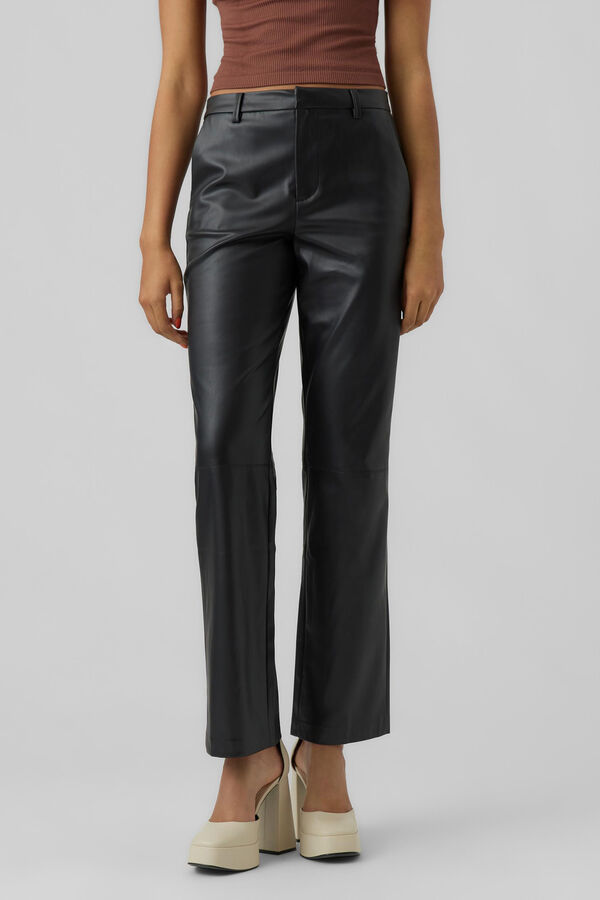 Vero Moda Pantal&oacute;n recto efecto piel Negro