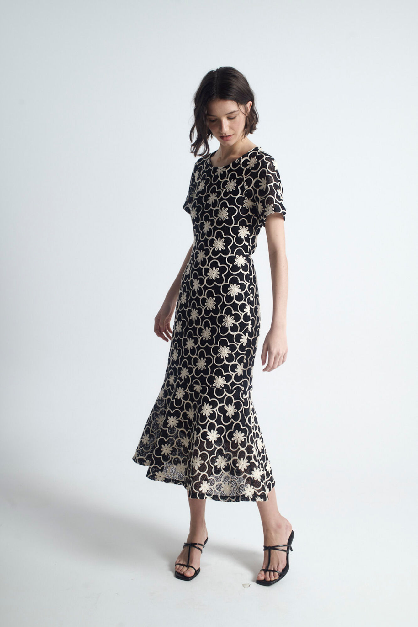 Object Vestido midi bordado