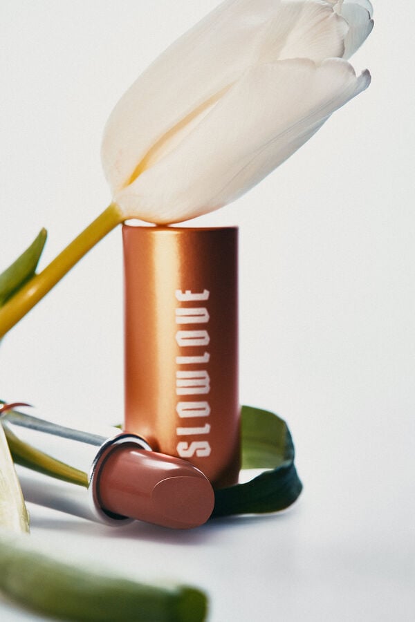 Slowlove Labial Nude Marr&oacute;n oscuro