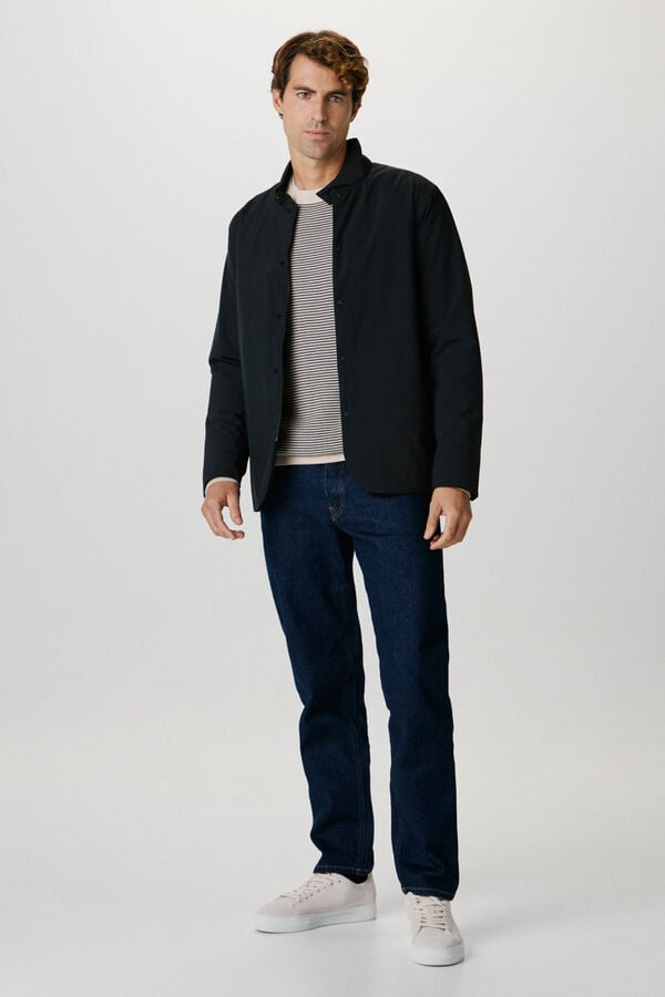 Selected Chaqueta técnica resistente al agua y al viento confeccionada con materiales reciclados. Negro