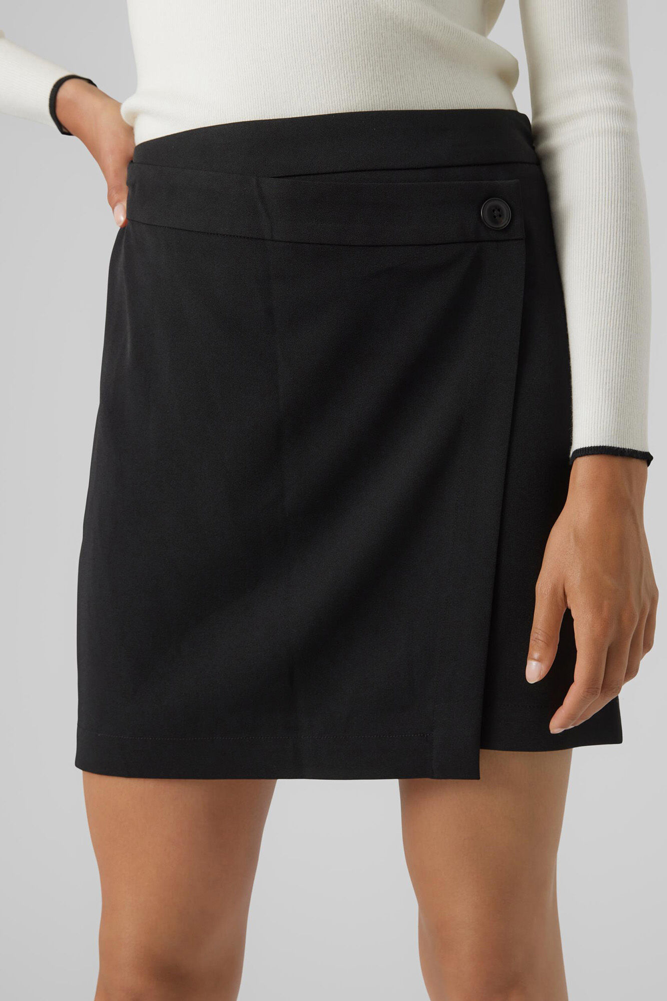 Vero Moda Falda corta estampado cruzada