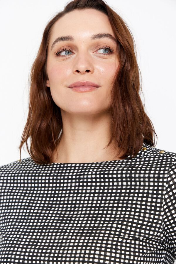 Cortefiel T-shirt b&aacute;sica bot&otilde;es Impress&atilde;o