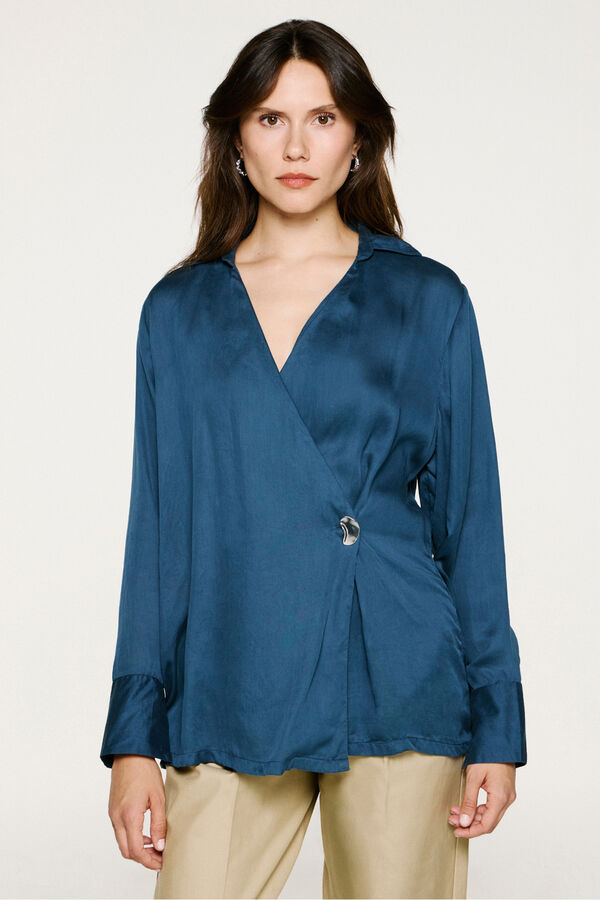 Selected Blusa cuello pico detalle met&aacute;lico Azul marino