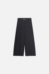 Caroll Cal&ccedil;a com pregas e cinto Preto