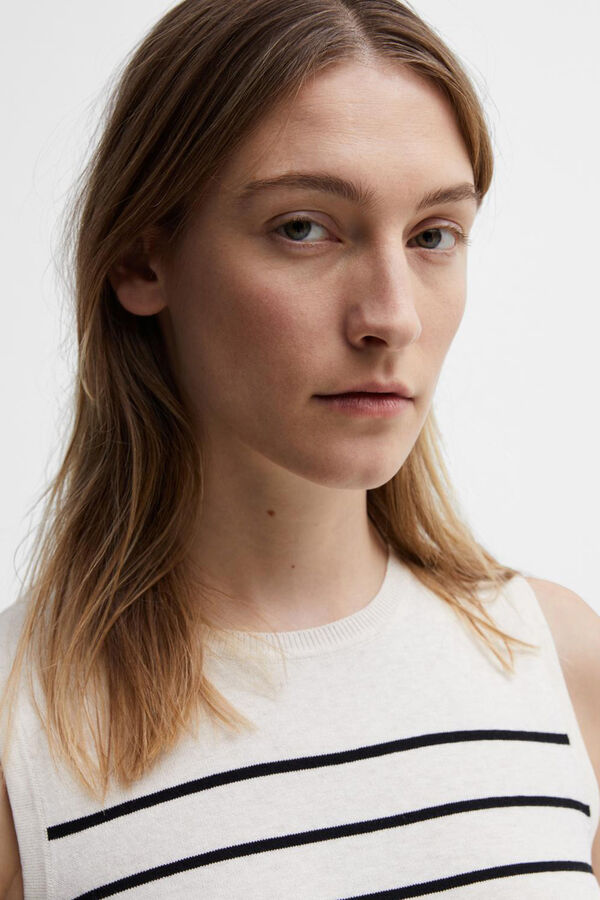 Selected Femme Vestido &agrave;s riscas comprido de malha confecionado com algod&atilde;o org&acirc;nico. Cinzento