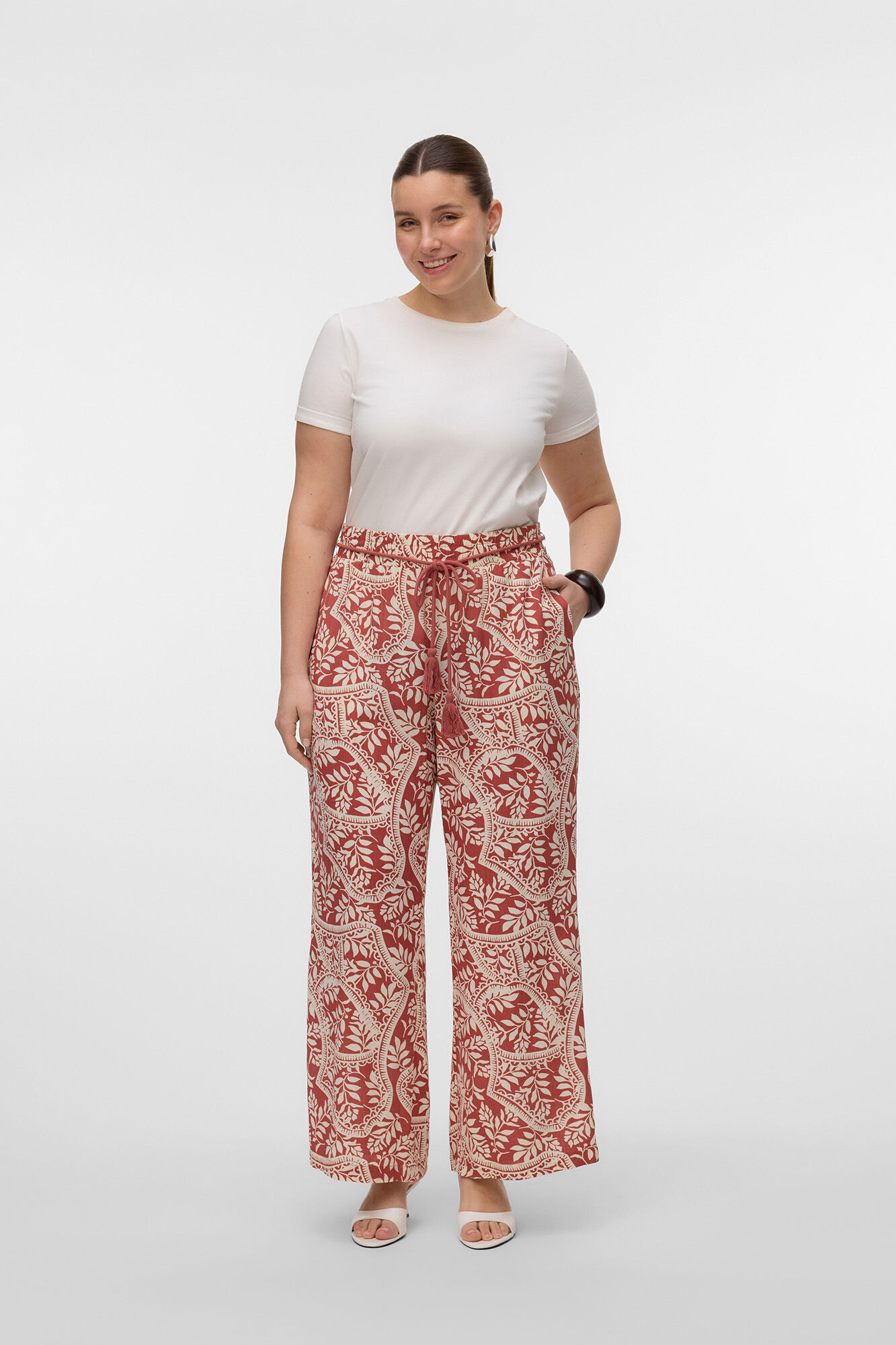 Vero Moda Curve Saia midi estampada plus size