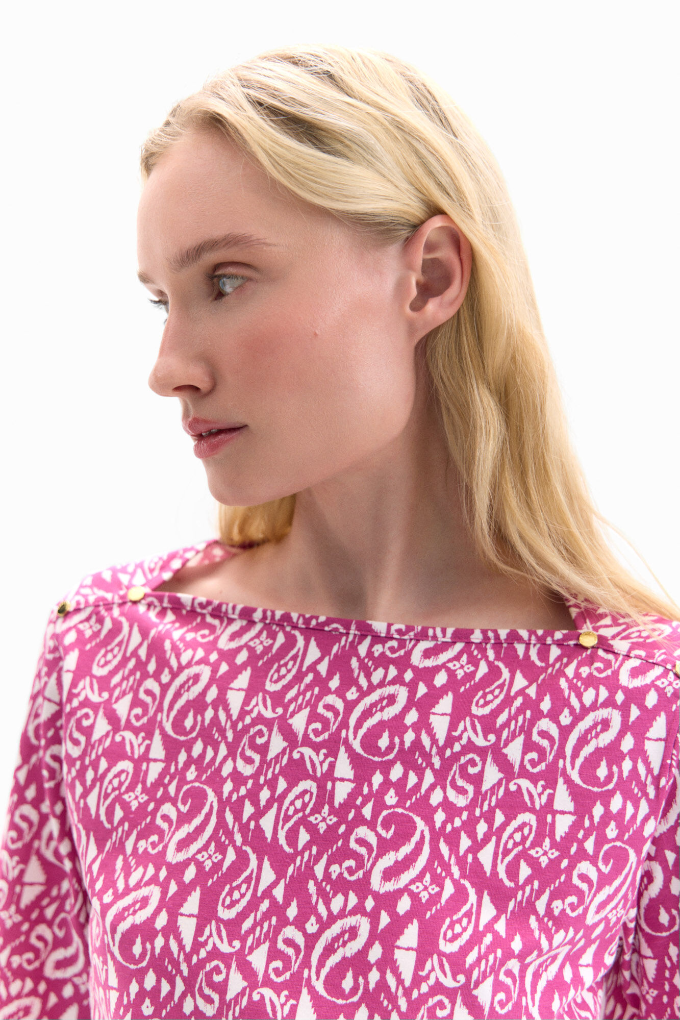 Cortefiel Camisola b&aacute;sica com bot&otilde;es dourados