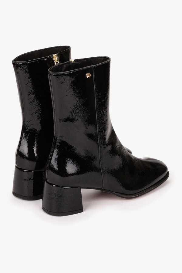 Cupl&eacute; Bota de salto m&eacute;dio em couro botim Preto