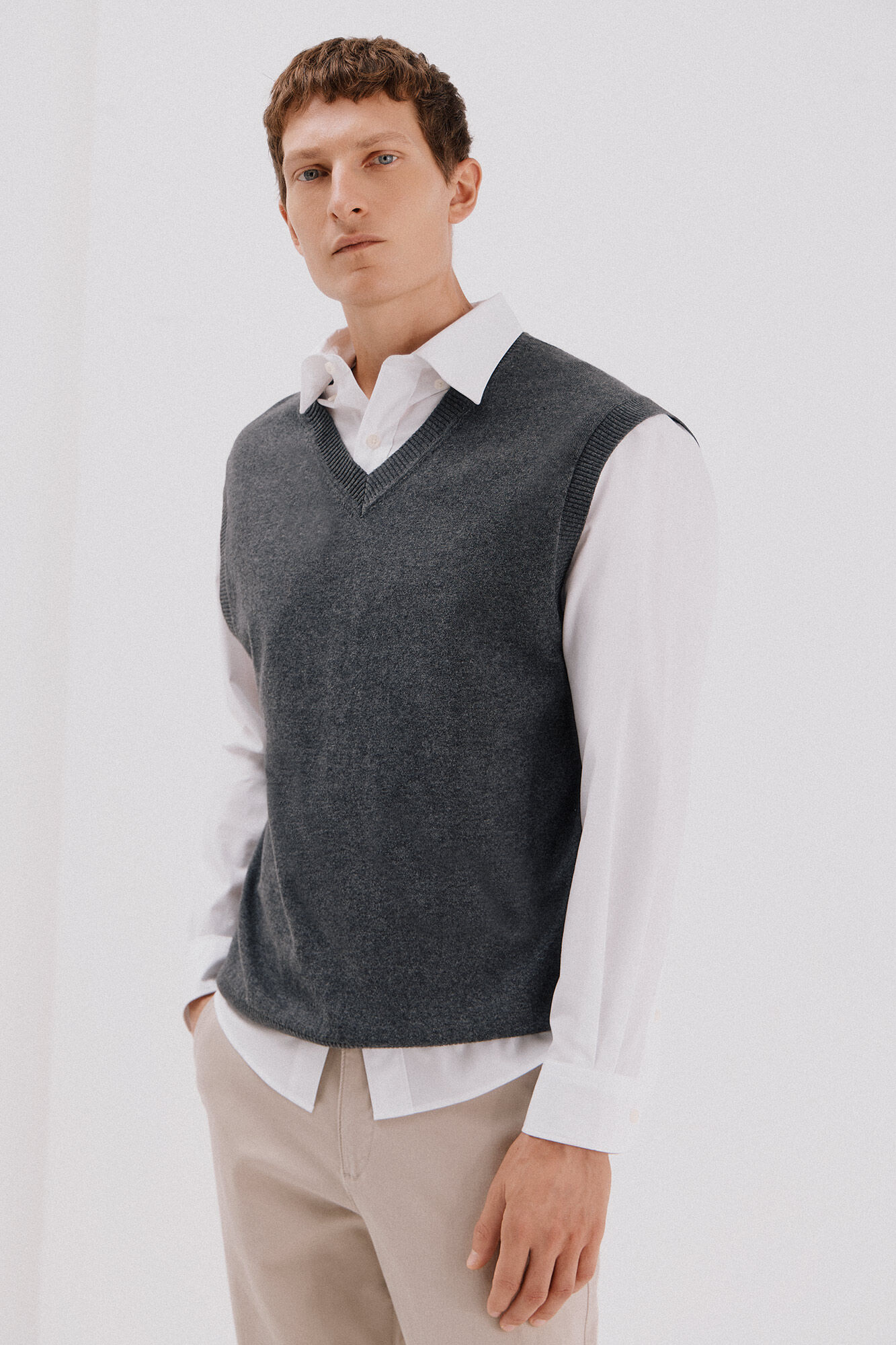 Cortefiel Chaleco punto algod&oacute;n cashmere cuello pico