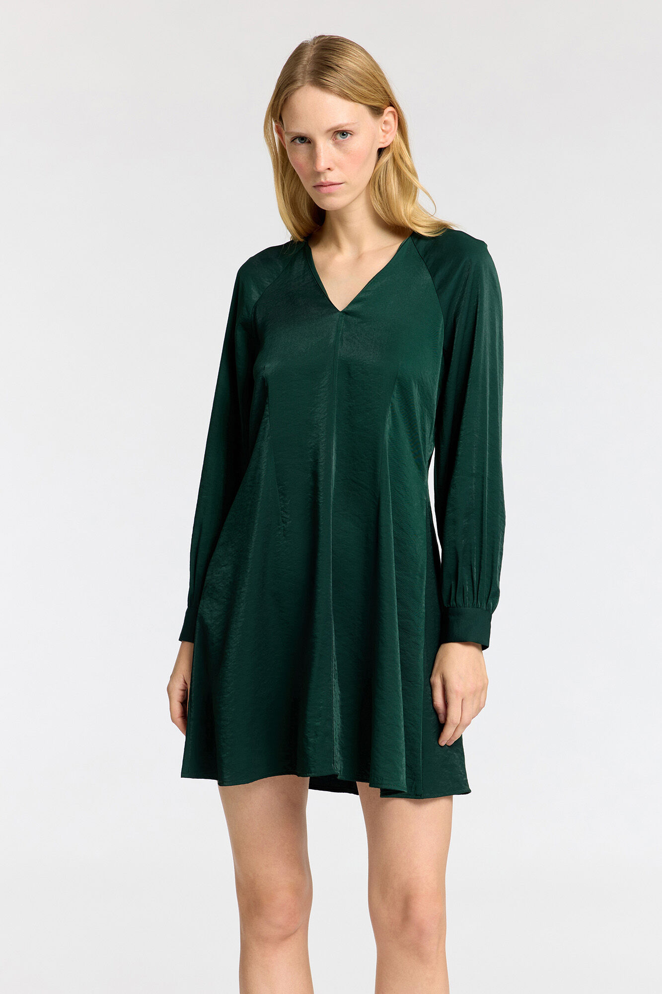 Selected Femme Vestido corto de manga larga confeccionado con Lenzing Ecovero.