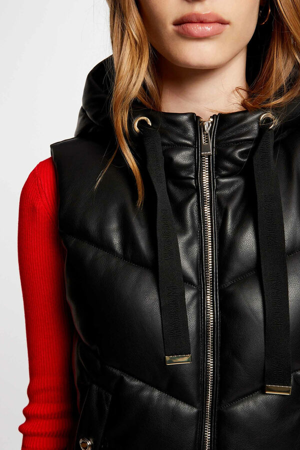 Morgan Plum&oacute;n recto cuero sint&eacute;tico con capucha Negro