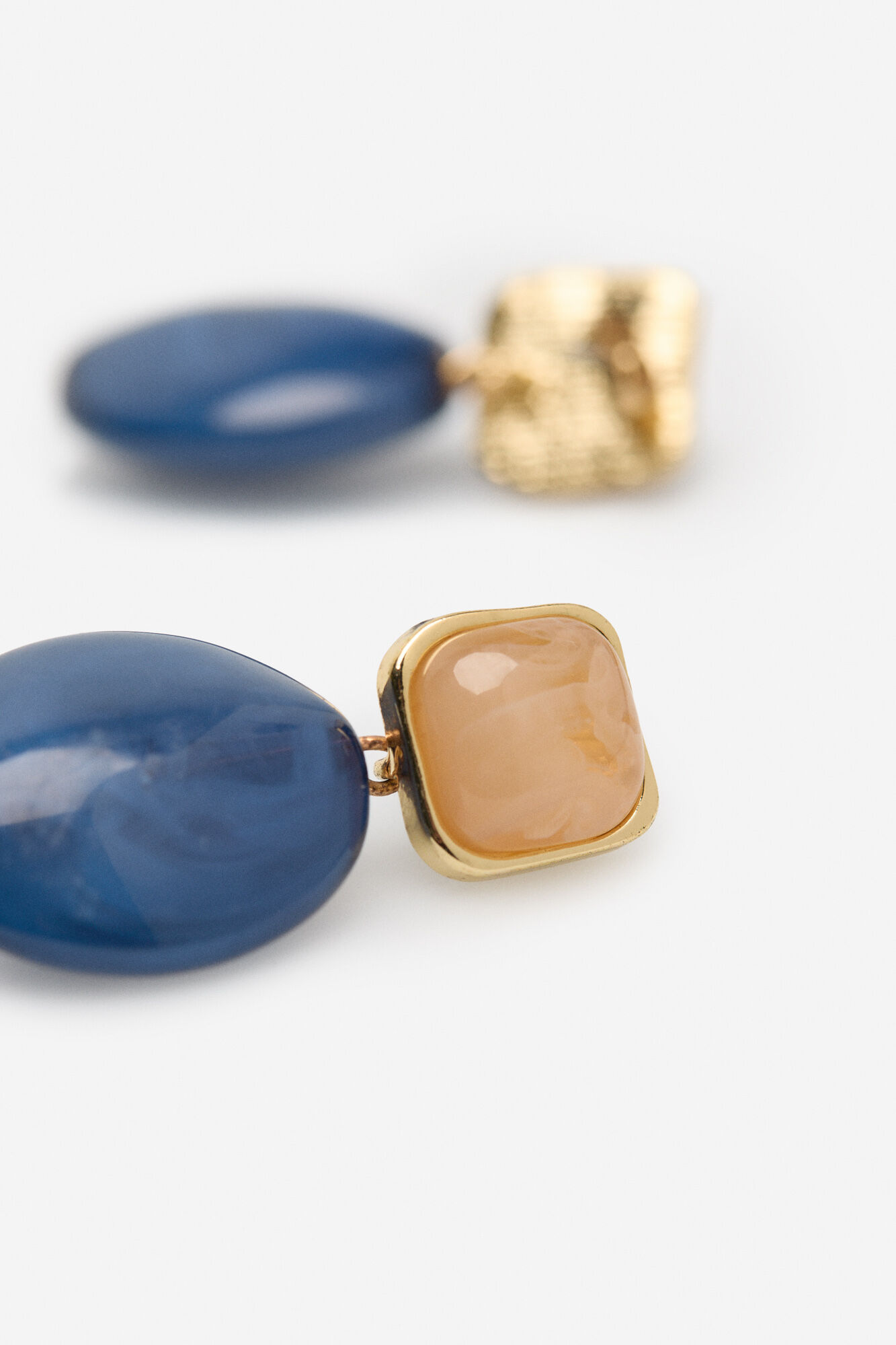 Cortefiel Pendientes piedra resina