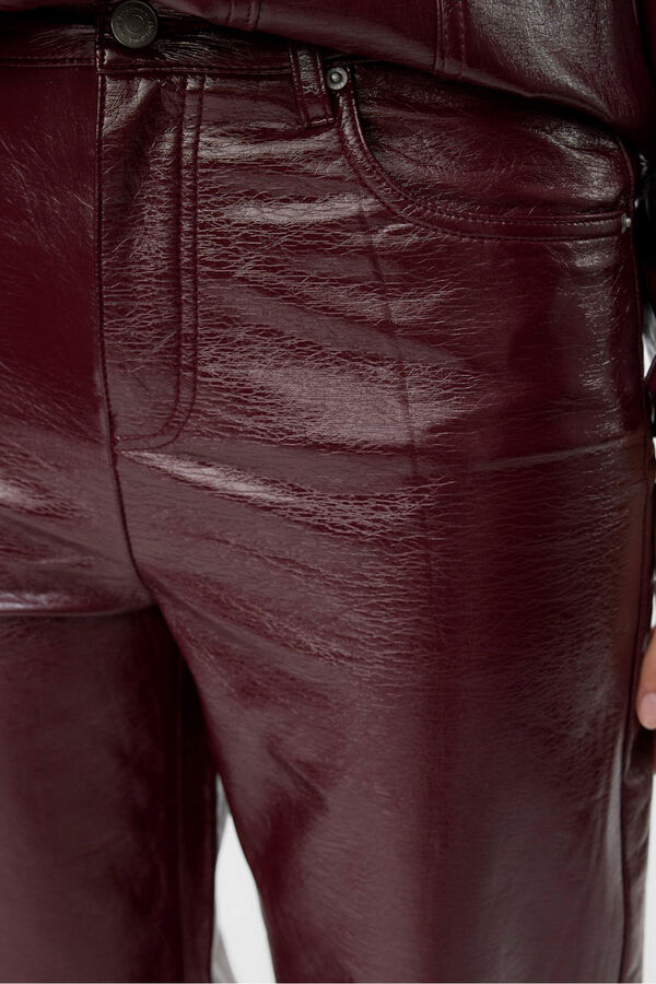 Vero Moda Pantal&oacute;n encerado efecto brillo Granate