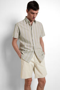 Selected Calças chino curtas confecionadas com algodão orgânico. 