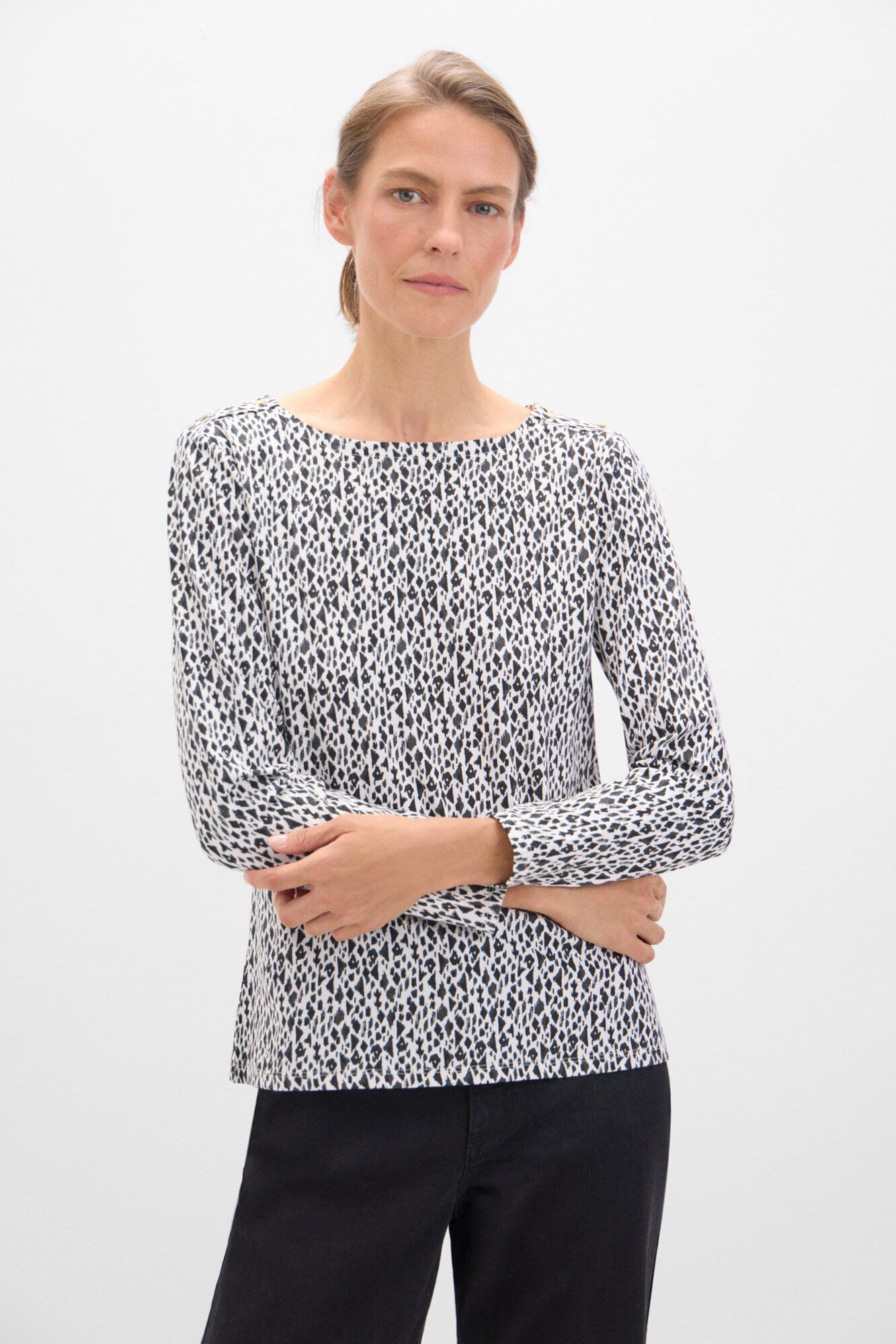 Cortefiel Camisola b&aacute;sica decote barco com bot&otilde;es dourados