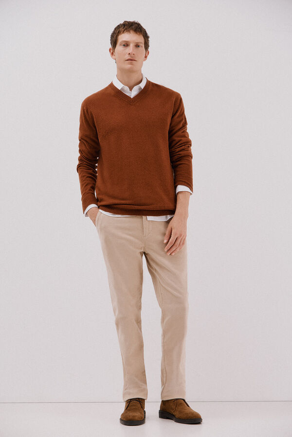 Cortefiel Jersey lana lambswool cuello pico Marr&oacute;n