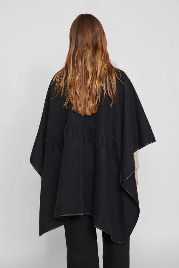 Vila Poncho capa con flecos Negro