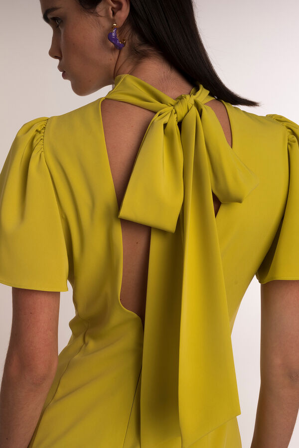 Dolores Promesas Vestido midi asim&eacute;trico con drapeado Amarillo