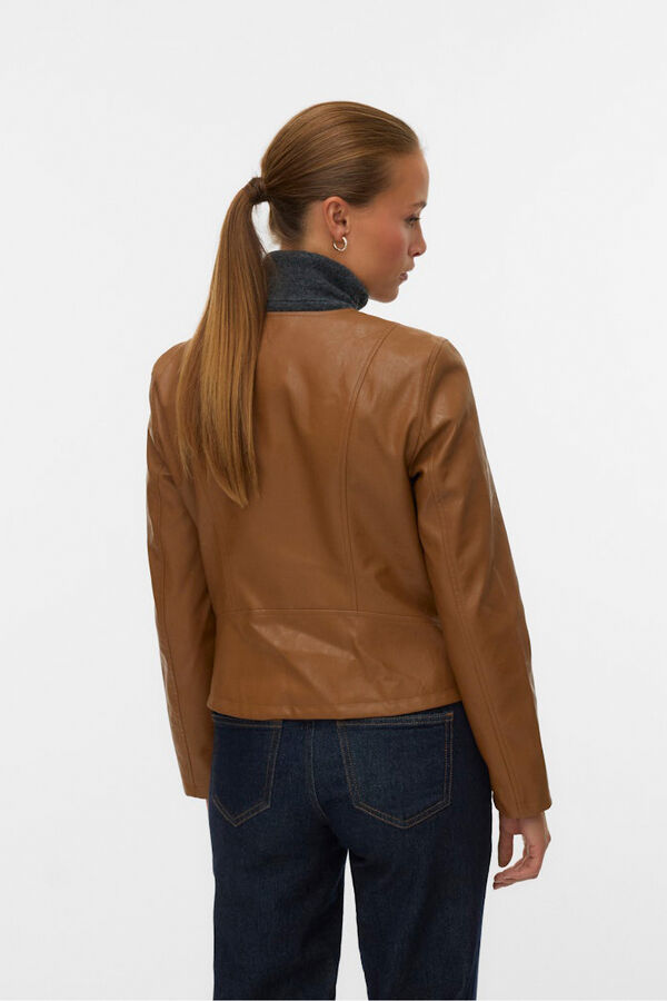 Vero Moda Cazadora efecto piel Marr&oacute;n