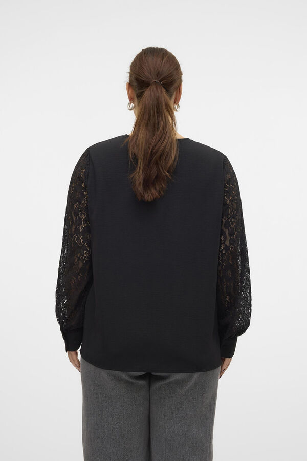 Vero Moda Curve Camisa fluida com renda plus size Preto