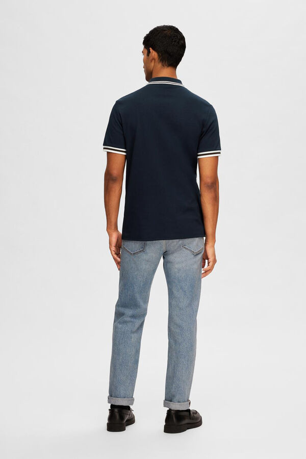 Selected Polo de manga corta con cremallera confeccionado con algod&oacute;n reciclado. Cinzento