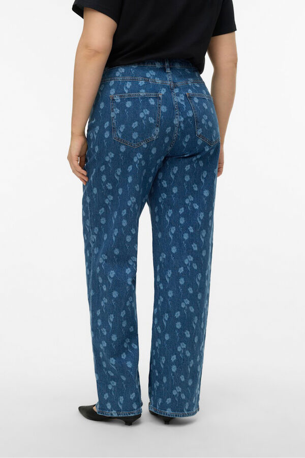 Vero Moda Curve Jeans largos tamanhos grandes Azul