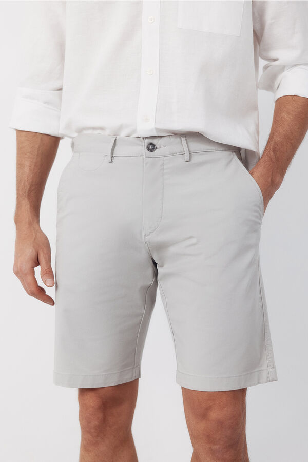 Cortefiel Bermuda chino ligero Gris