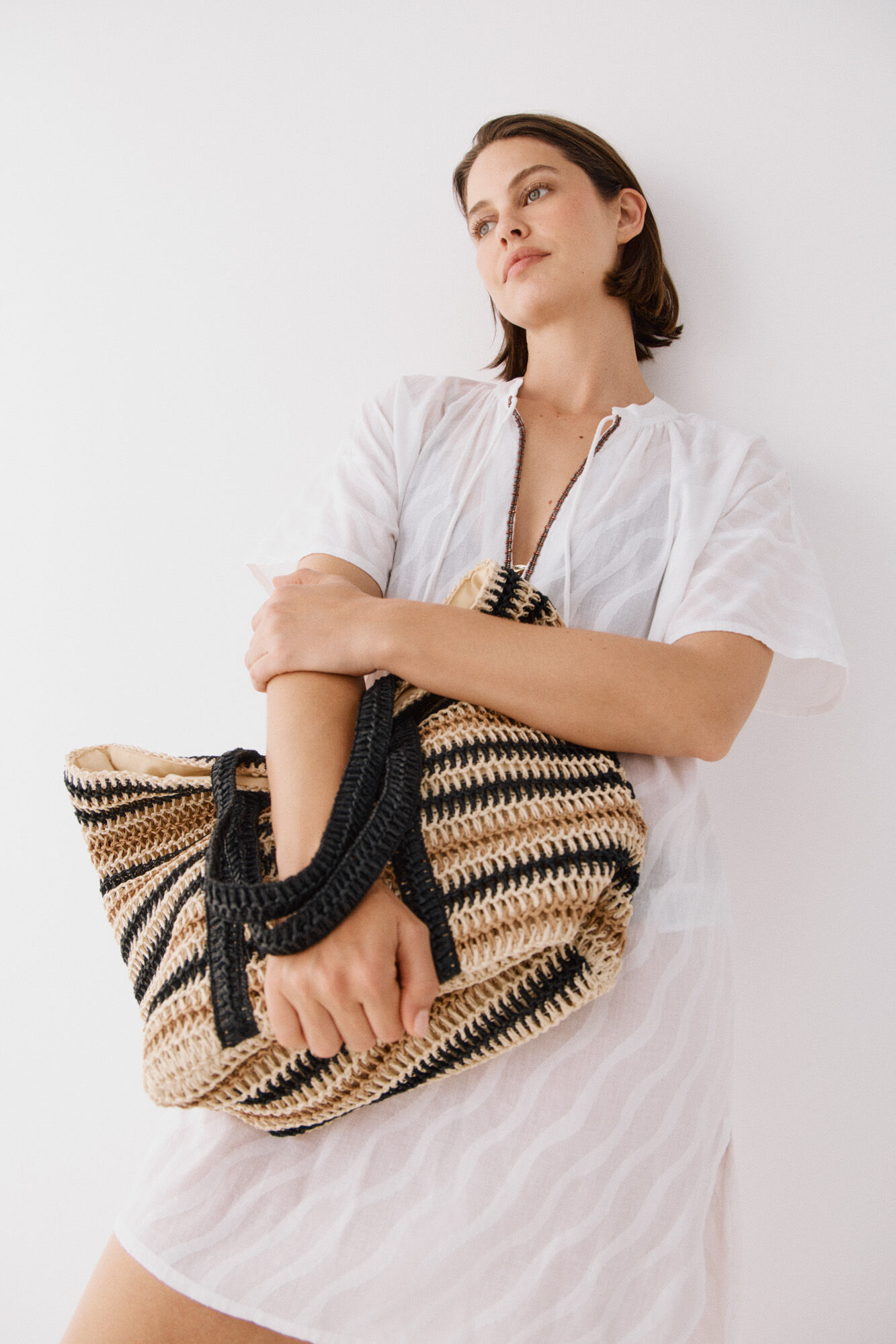 Cortefiel Caft&aacute;n corto bordado