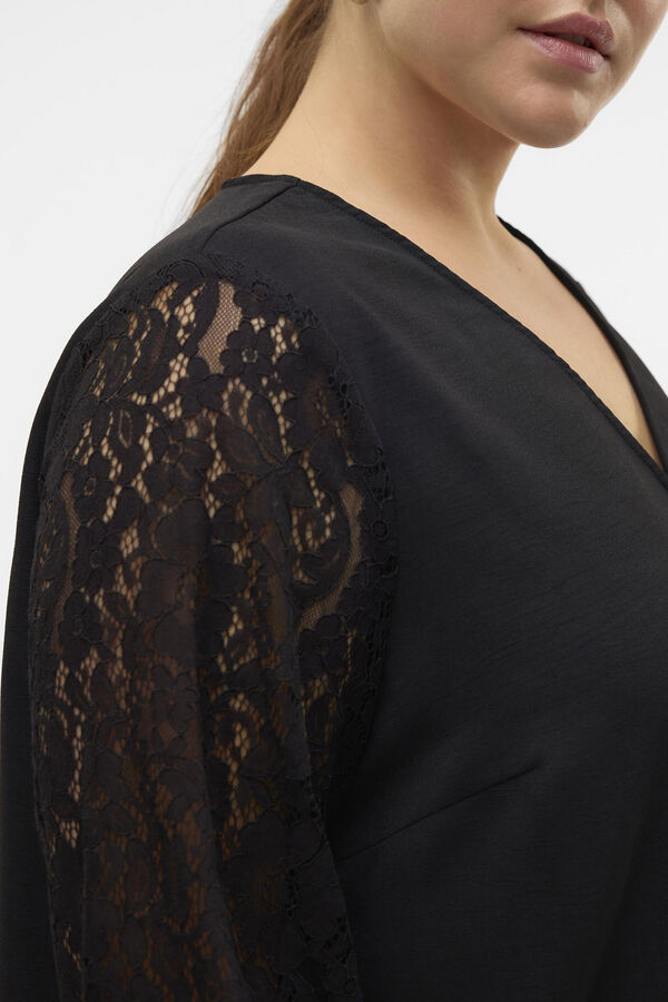 Vero Moda Curve Camisa fluida com renda plus size Preto