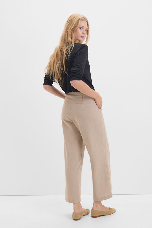 Cortefiel Cal&ccedil;a crop com bot&otilde;es Tostado