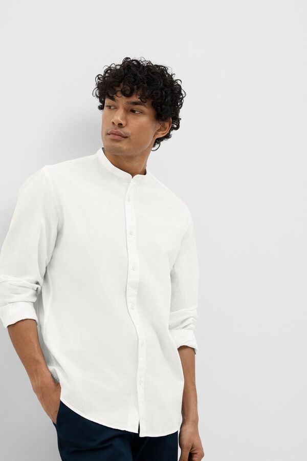 Selected Camisa de manga larga y cuello mao confeccionada con lino y algod&oacute;n org&aacute;nico. Blanco