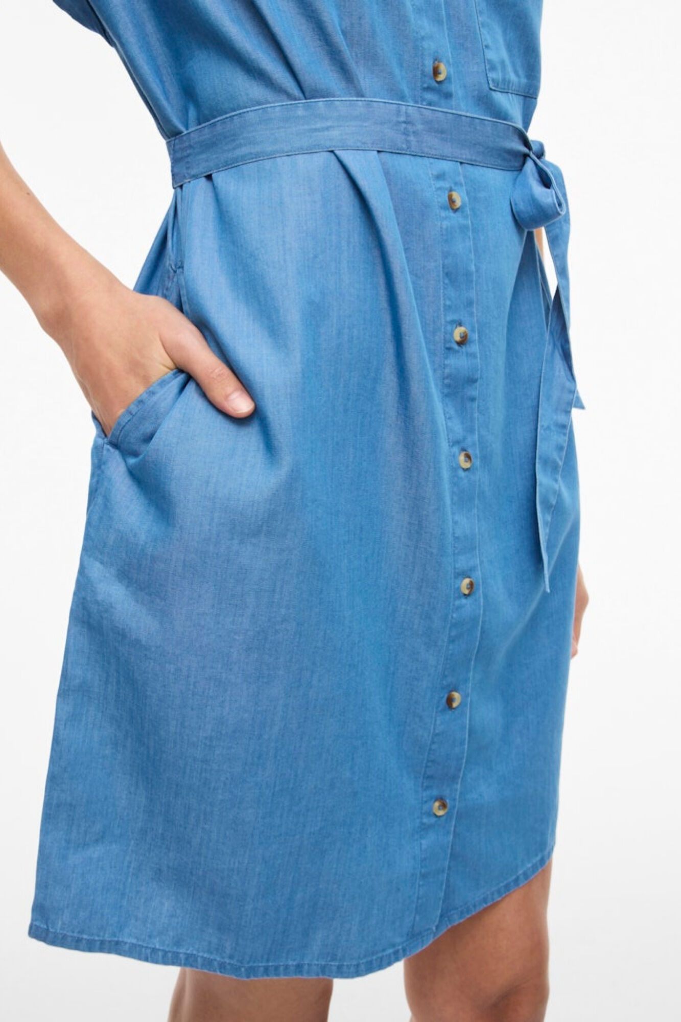 Vila Vestido curto camiseiro em ganga de Tencel