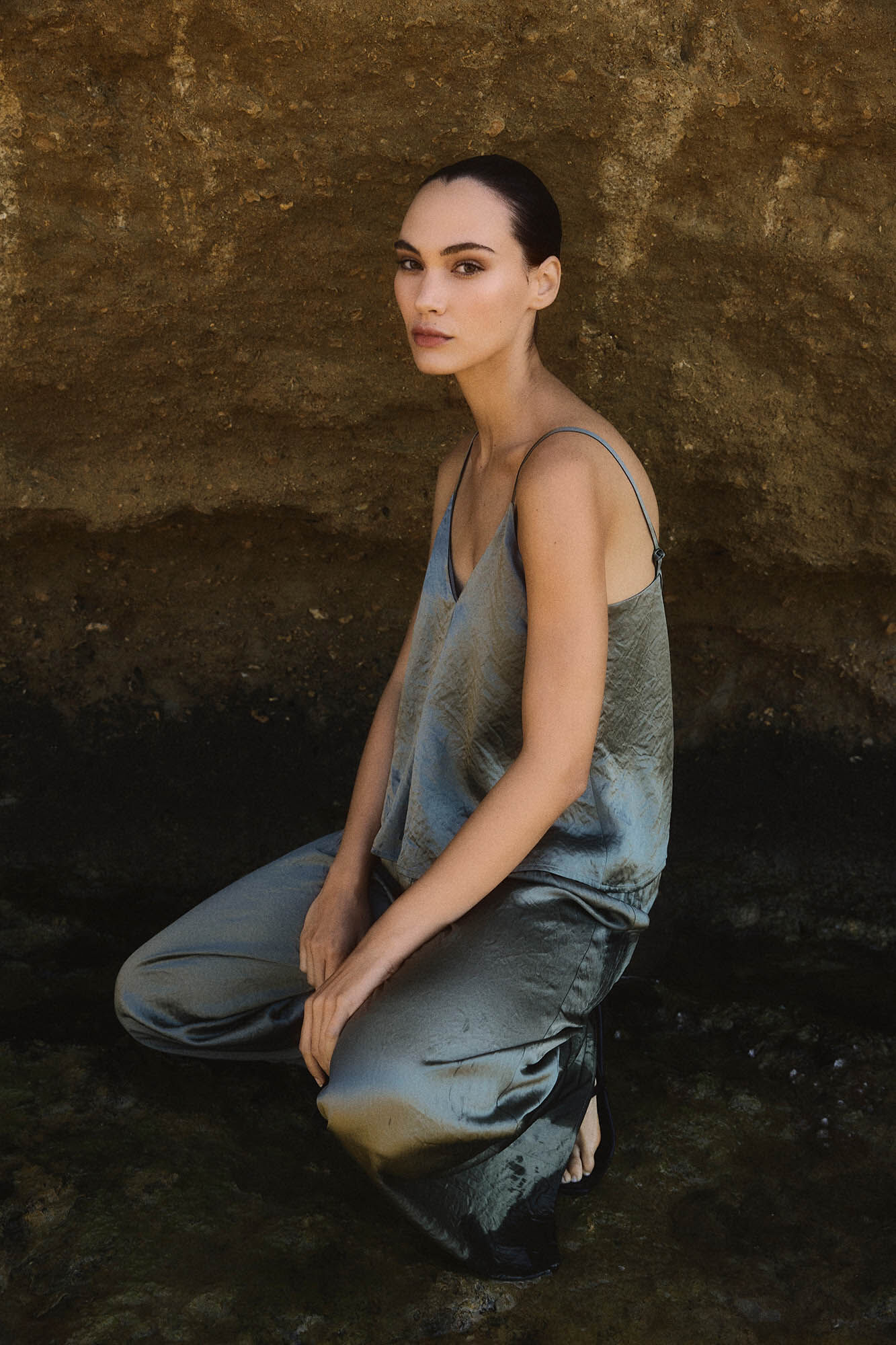 Selected Femme Pantal&oacute;n satinado wide Leg con pinza