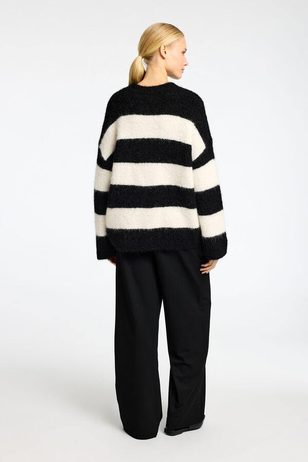 Selected Femme Jersey de Alpaca con cuello redondo. Negro