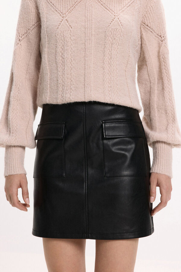 Vila Saia curta de couro sint&eacute;tico Preto