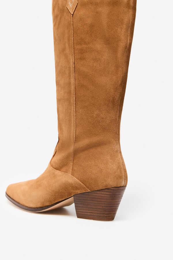 Cortefiel Bota alta cowboy b&aacute;sica Marr&oacute;n