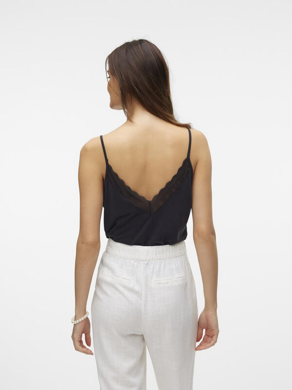 Vero Moda Top de al&ccedil;as decote bico  Preto