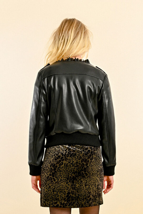 Molly Bracken Cazadora de mujer efecto cuero detalle volantes Negro