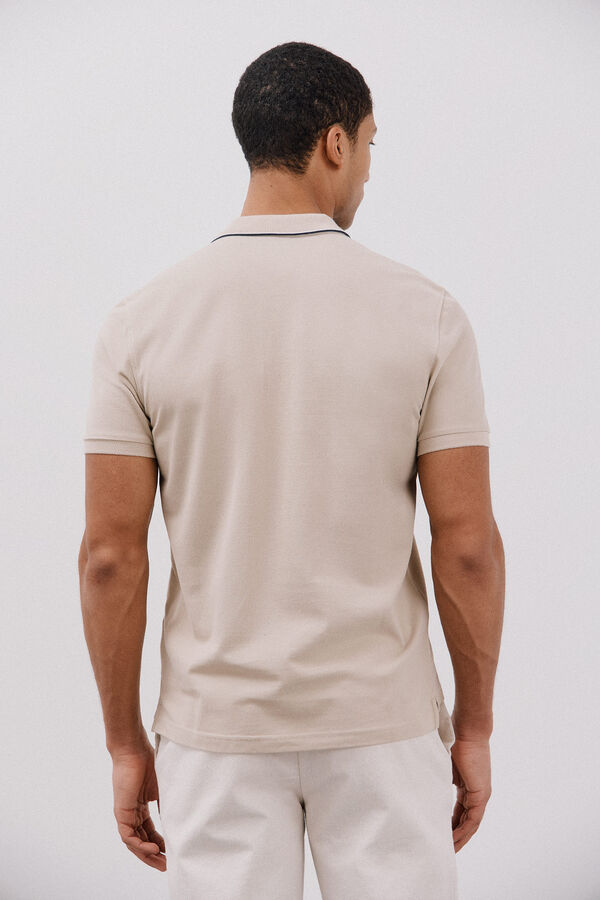Cortefiel Polo con tips Beige