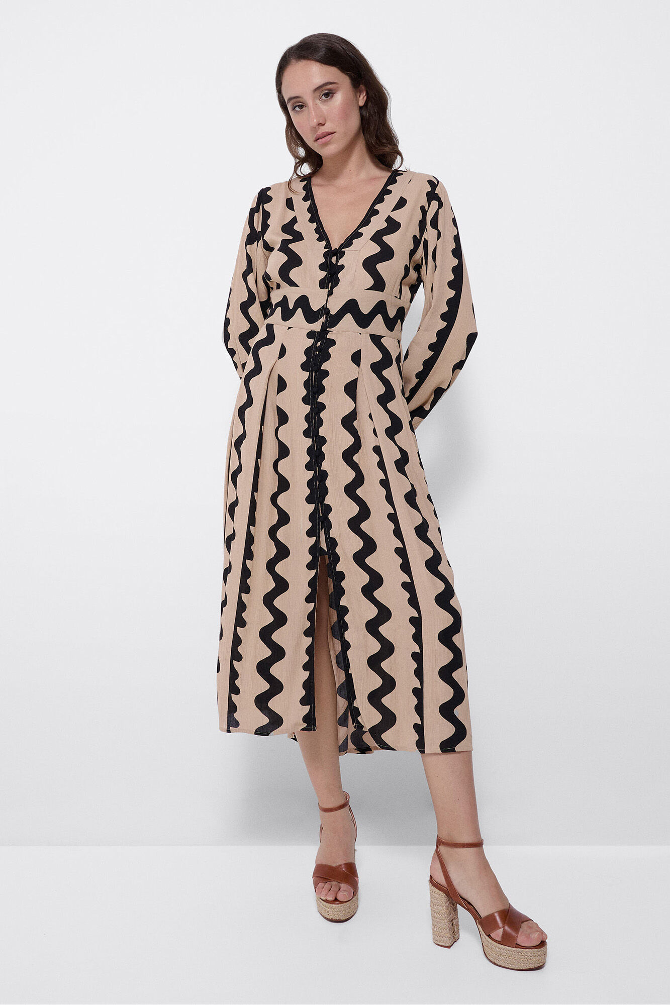 Cupl&eacute; Vestido midi botones crep