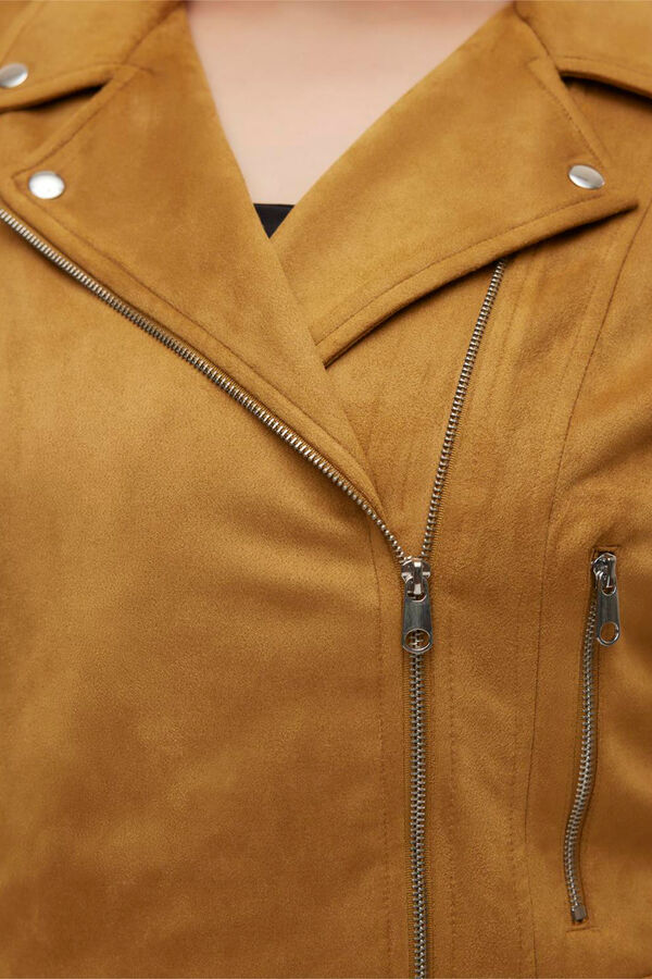 Vero Moda Curve Chaqueta efecto ante talla grande Marr&oacute;n