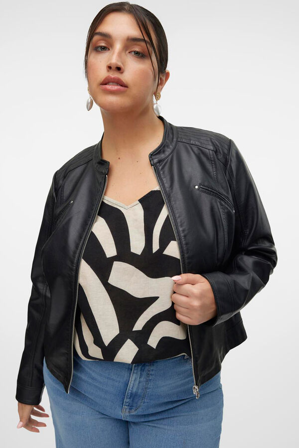 Vero Moda Curve Chaqueta efecto piel talla grande Negro