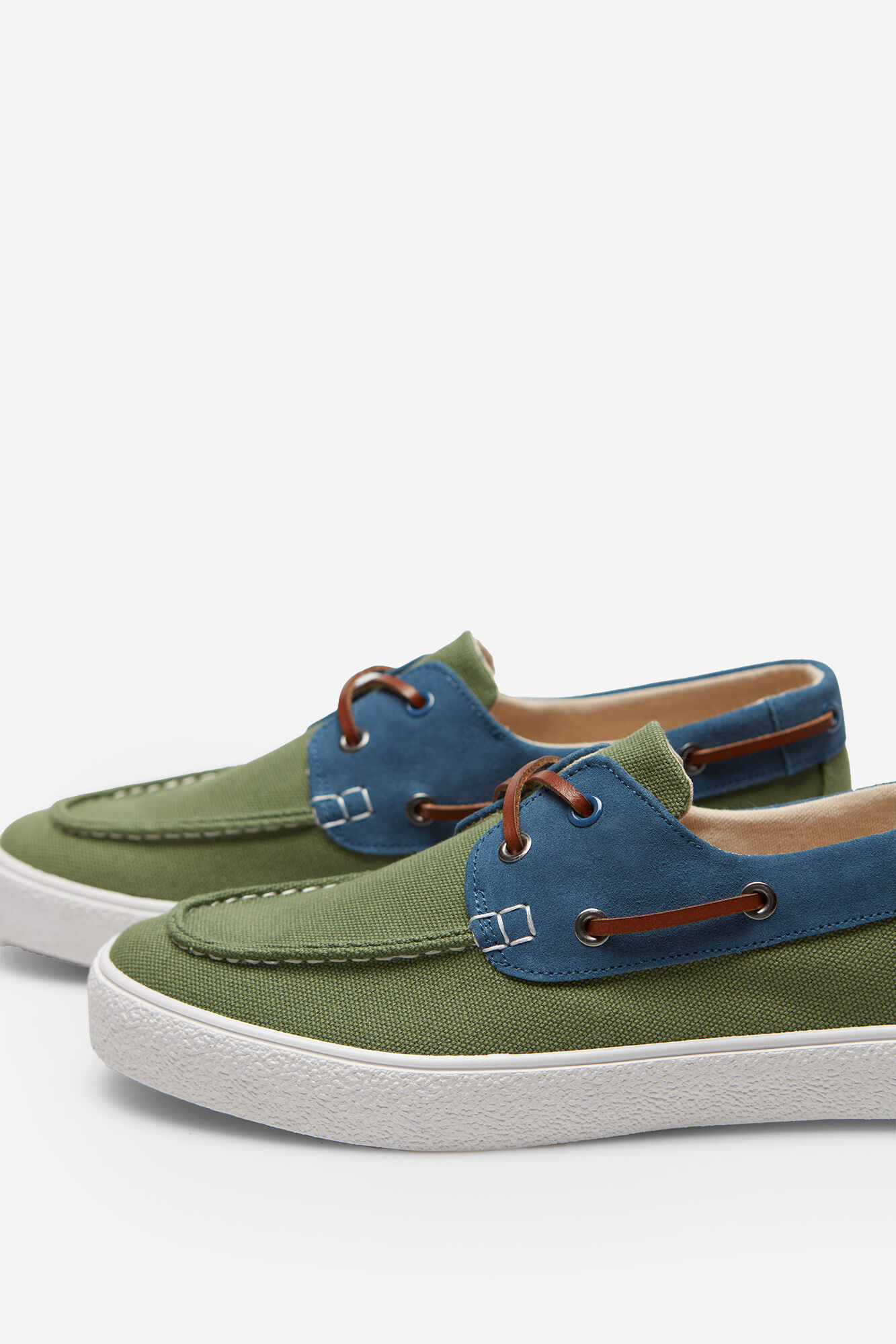 Cortefiel Zapatilla nautica textil y piel