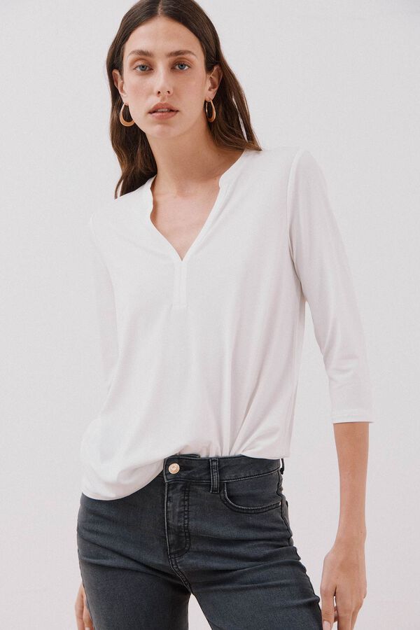 Cortefiel Camiseta b&aacute;sica escote m&atilde;o Blanco