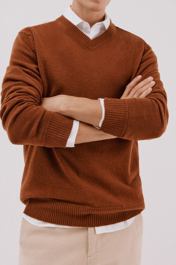 Cortefiel Jersey lana lambswool cuello pico Marr&oacute;n