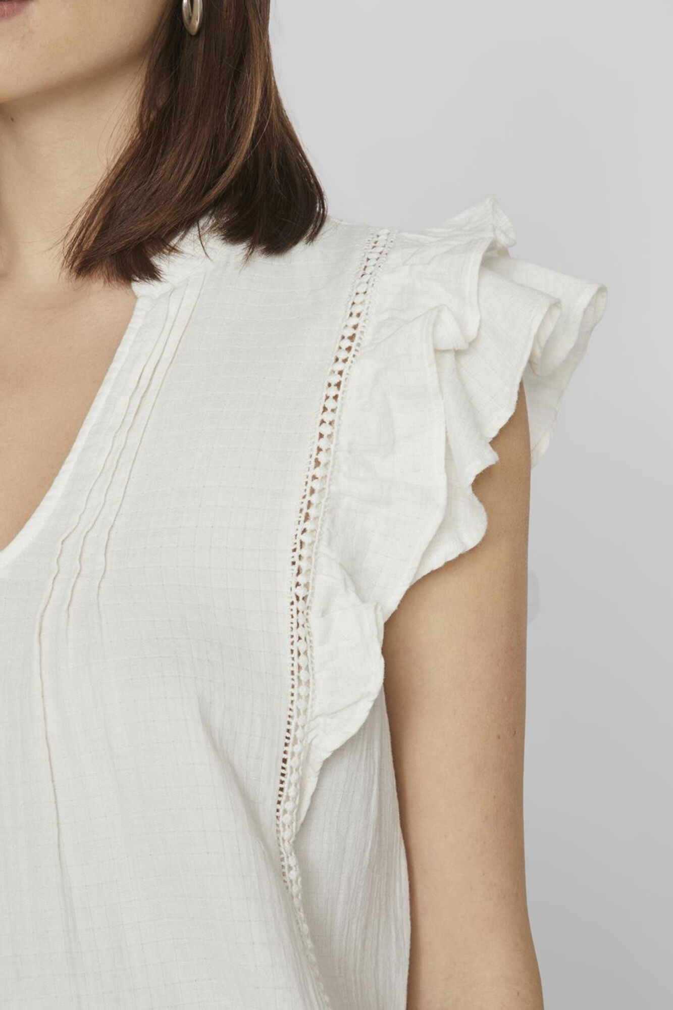 Vila Blusa de manga curta com folhos