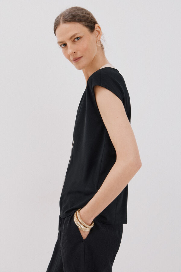 Cortefiel Camiseta b&aacute;sica sem gola mao Preto